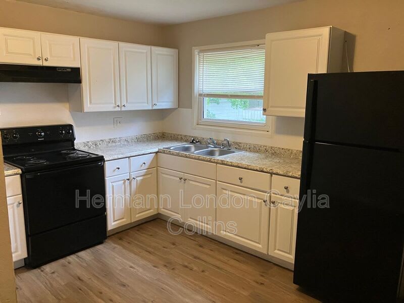 1143 Congress Ave – photo 5