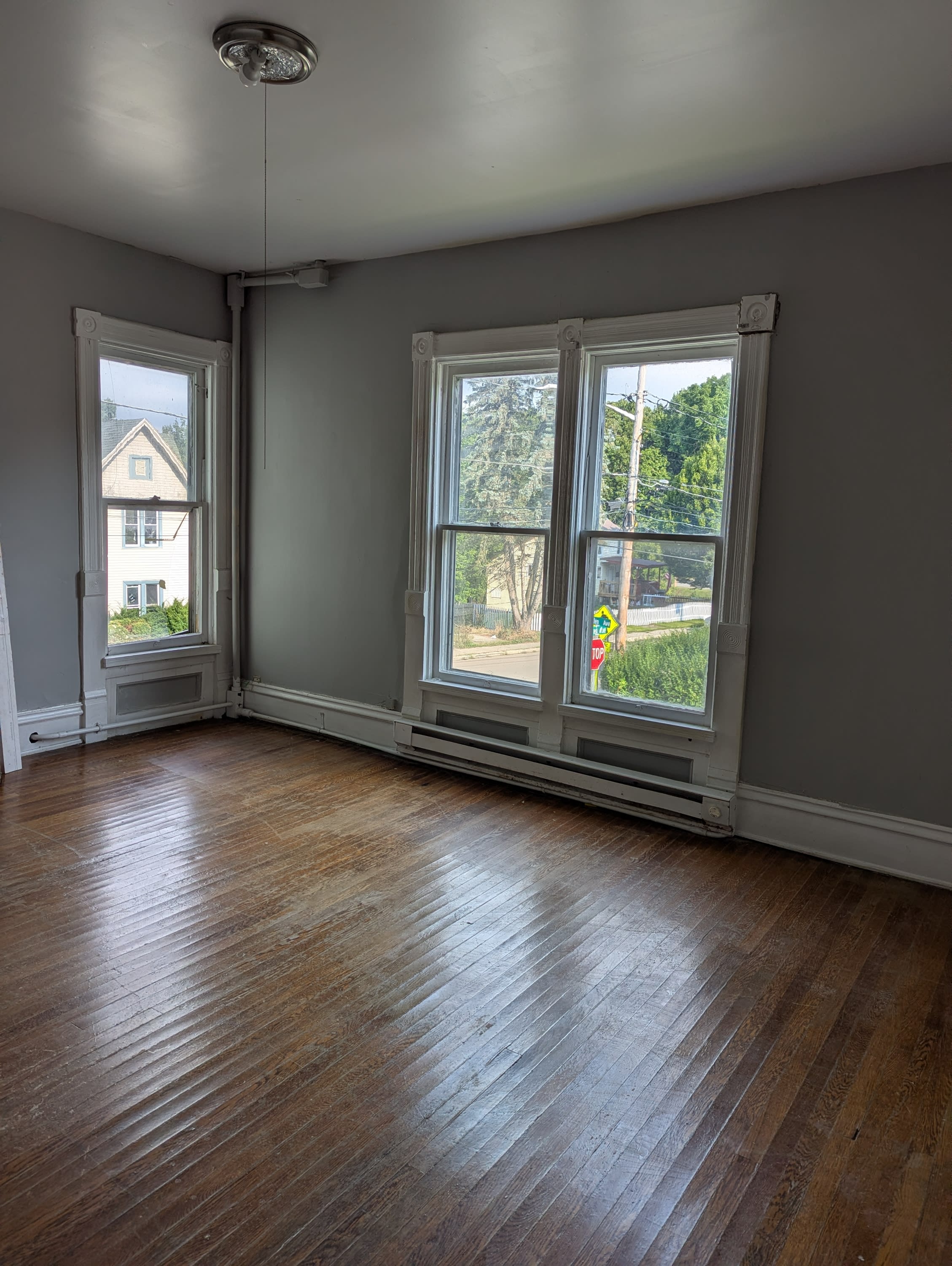 225 Forest Avenue – photo 2