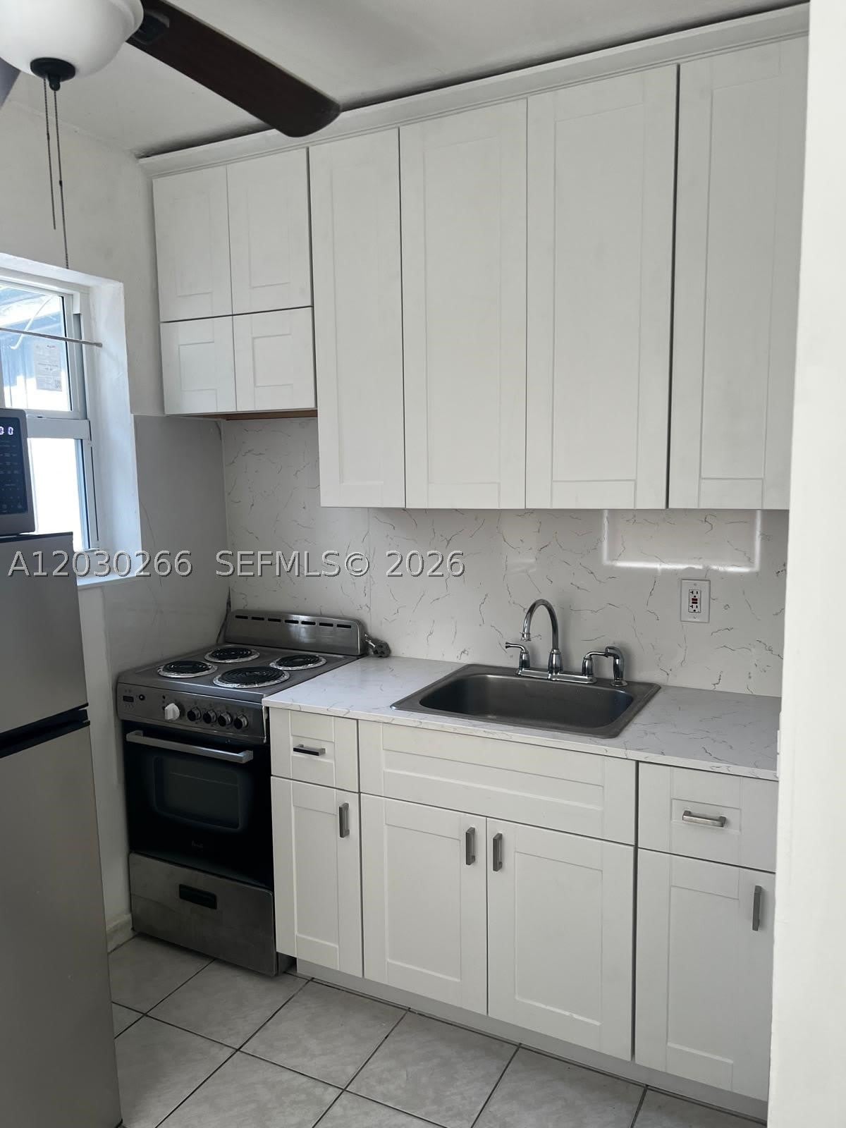 1821 SW 7th St – photo 2