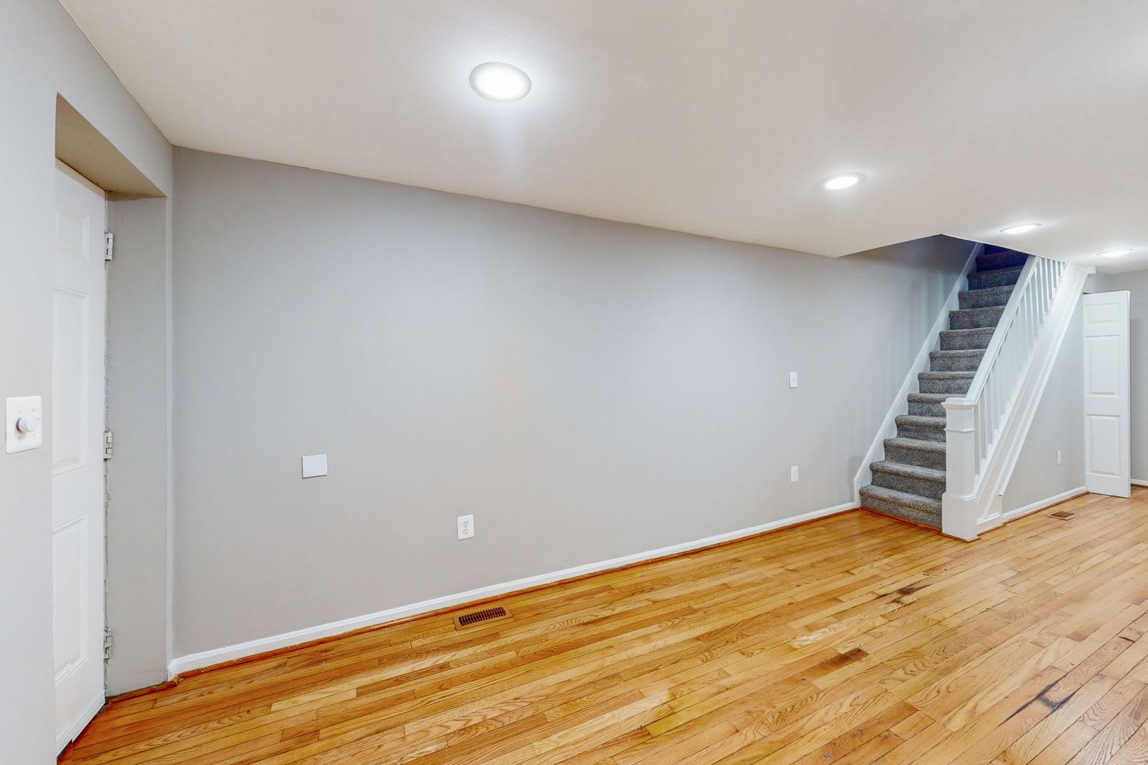 Spacious 3-Bedroom/ 2 Bathrooms home with Modern Amenities in Pigtown! – photo 4