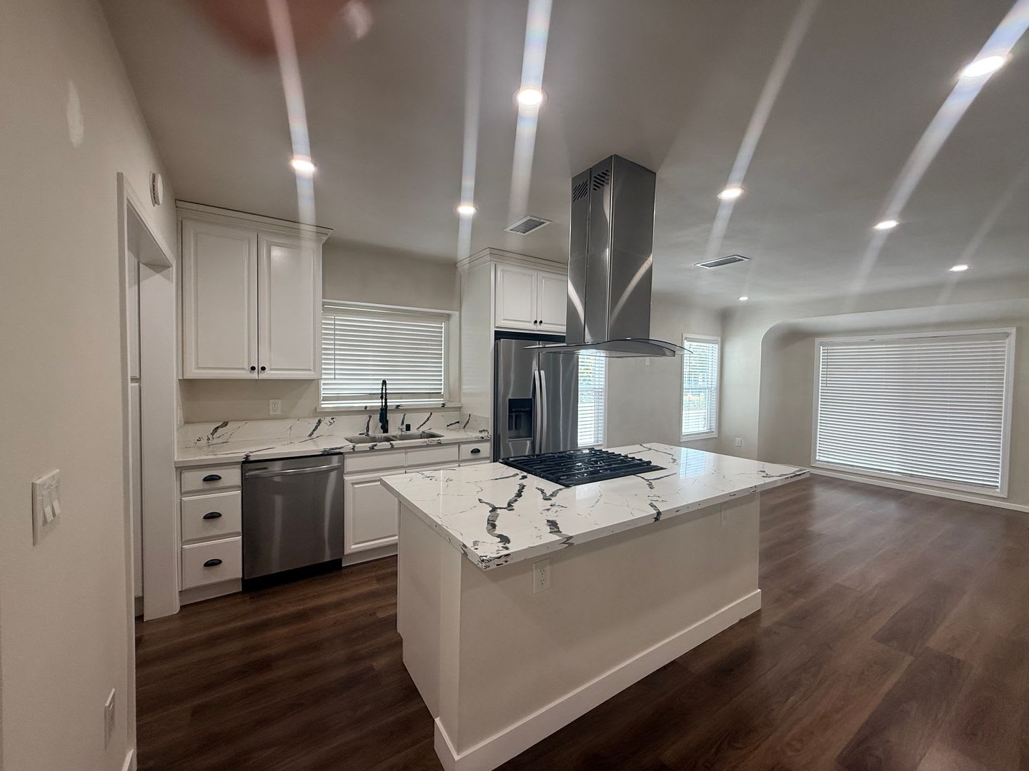 3 bedroom home in a great neighborhood in Riverside – photo 5