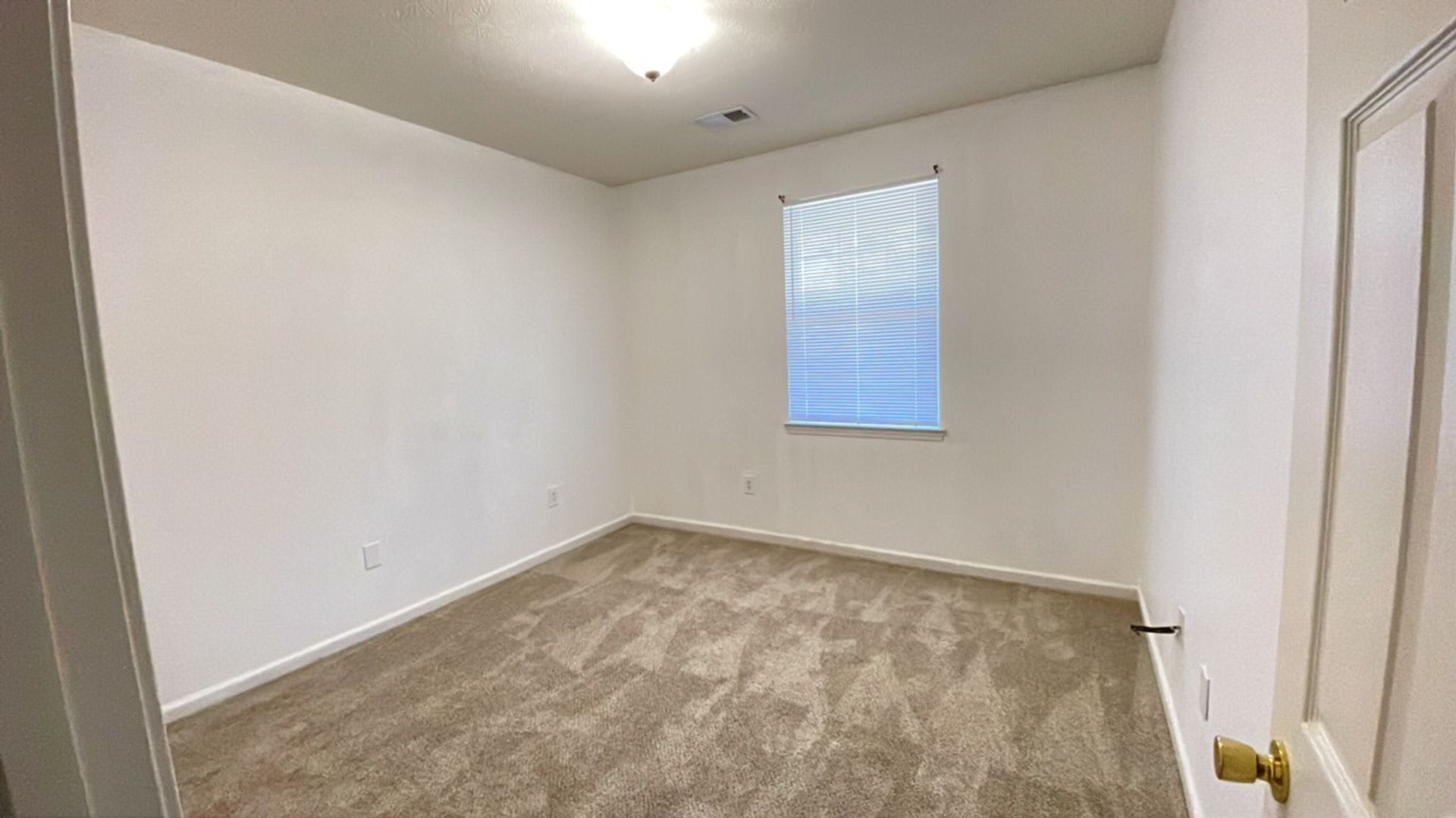 SPECIAL! 2 Bedroom/2 bath Condo; 1/2 off rent second month – photo 4