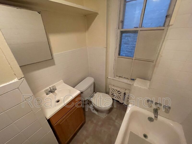 669 Clinton Ave – photo 4
