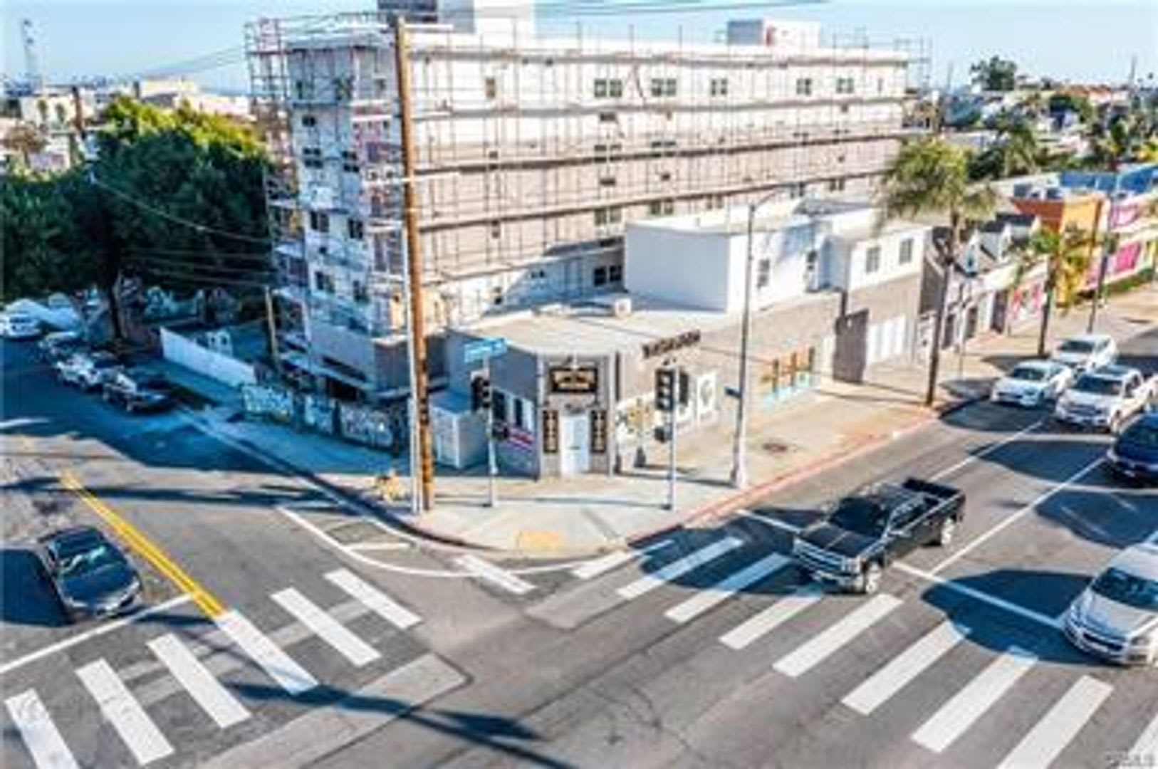 Office/Retail unit on Gaffey Available – photo 1