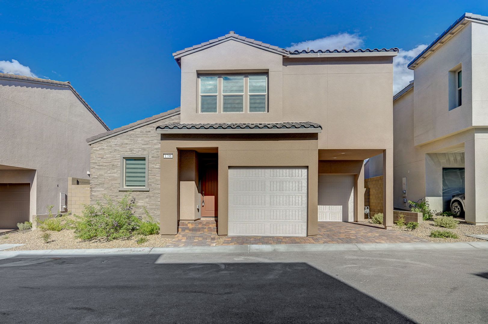 Stunning Summerlin Three Bedroom – photo 1
