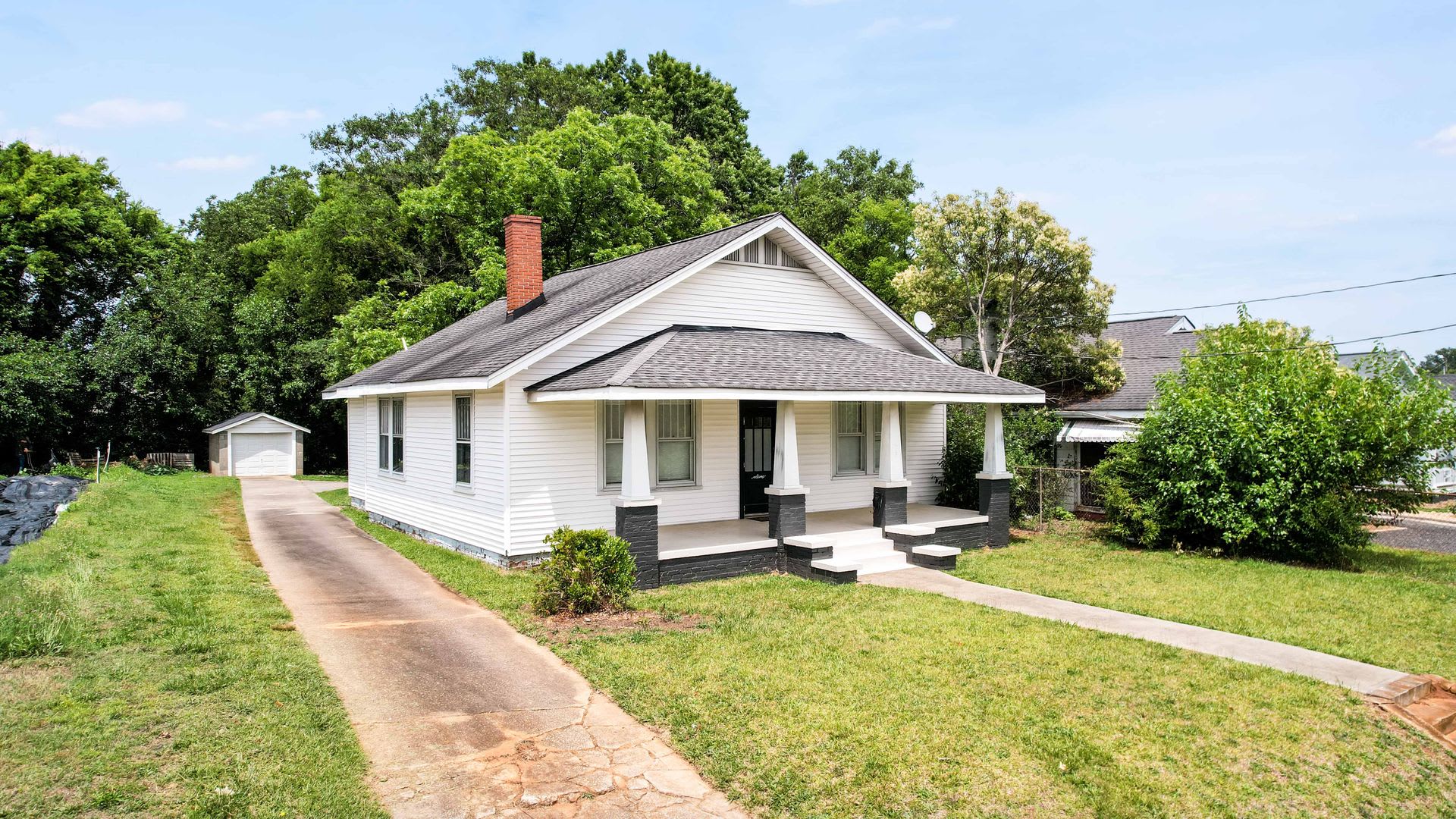 Updated West End Cottage – photo 2
