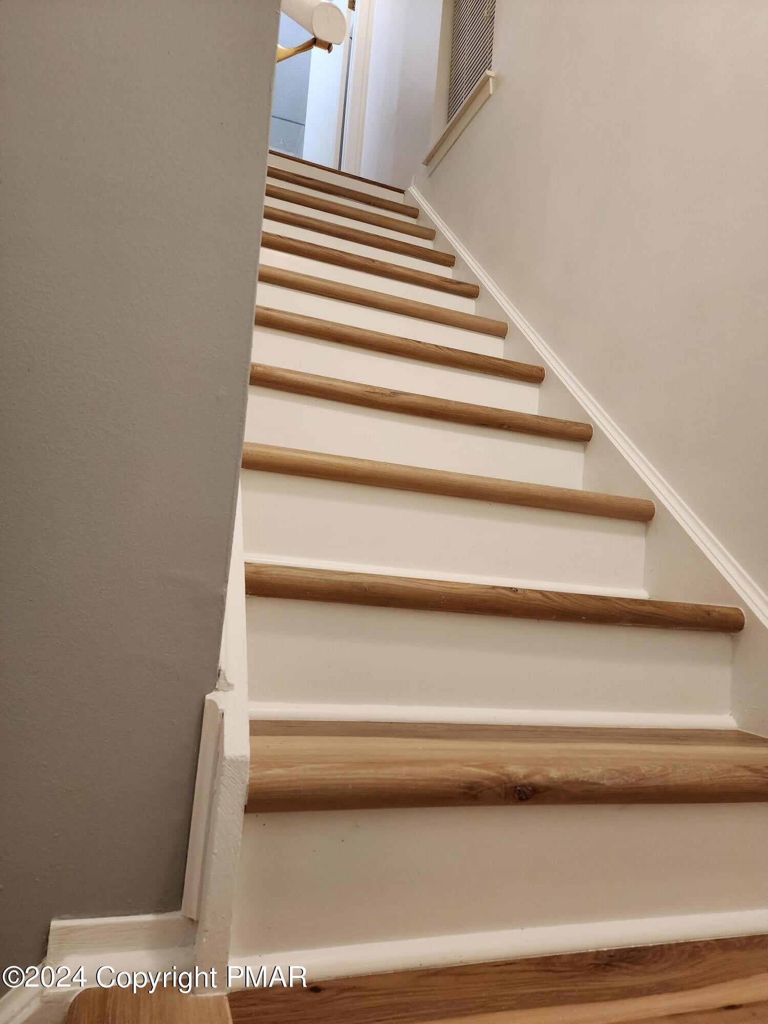 513 Wales Court – photo 4