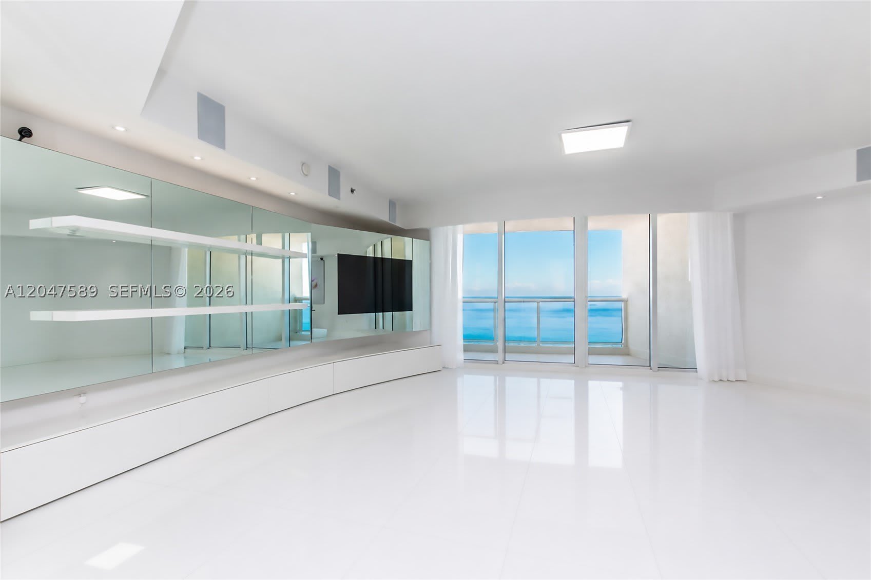 17201 Collins Ave – photo 3