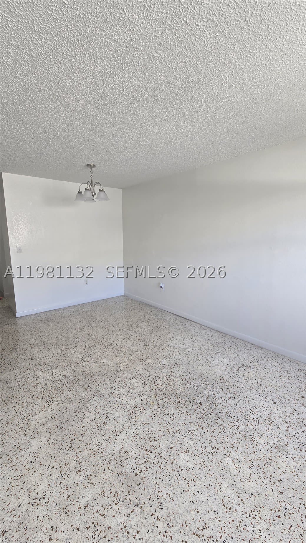 142 SW 18th ave – photo 3