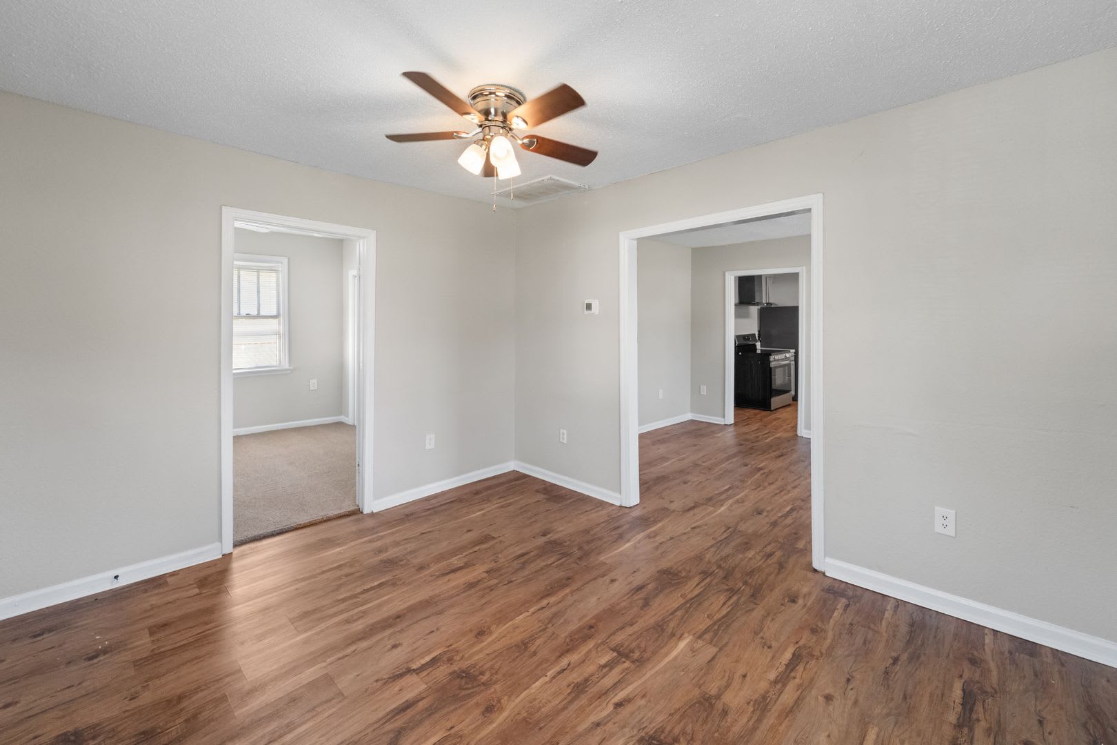 Bright & Stylish 3-Bedroom Home Near Downtown Savannah – photo 4