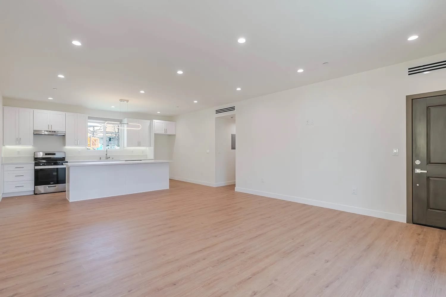 10230 Tujunga Canyon Blvd – photo 3