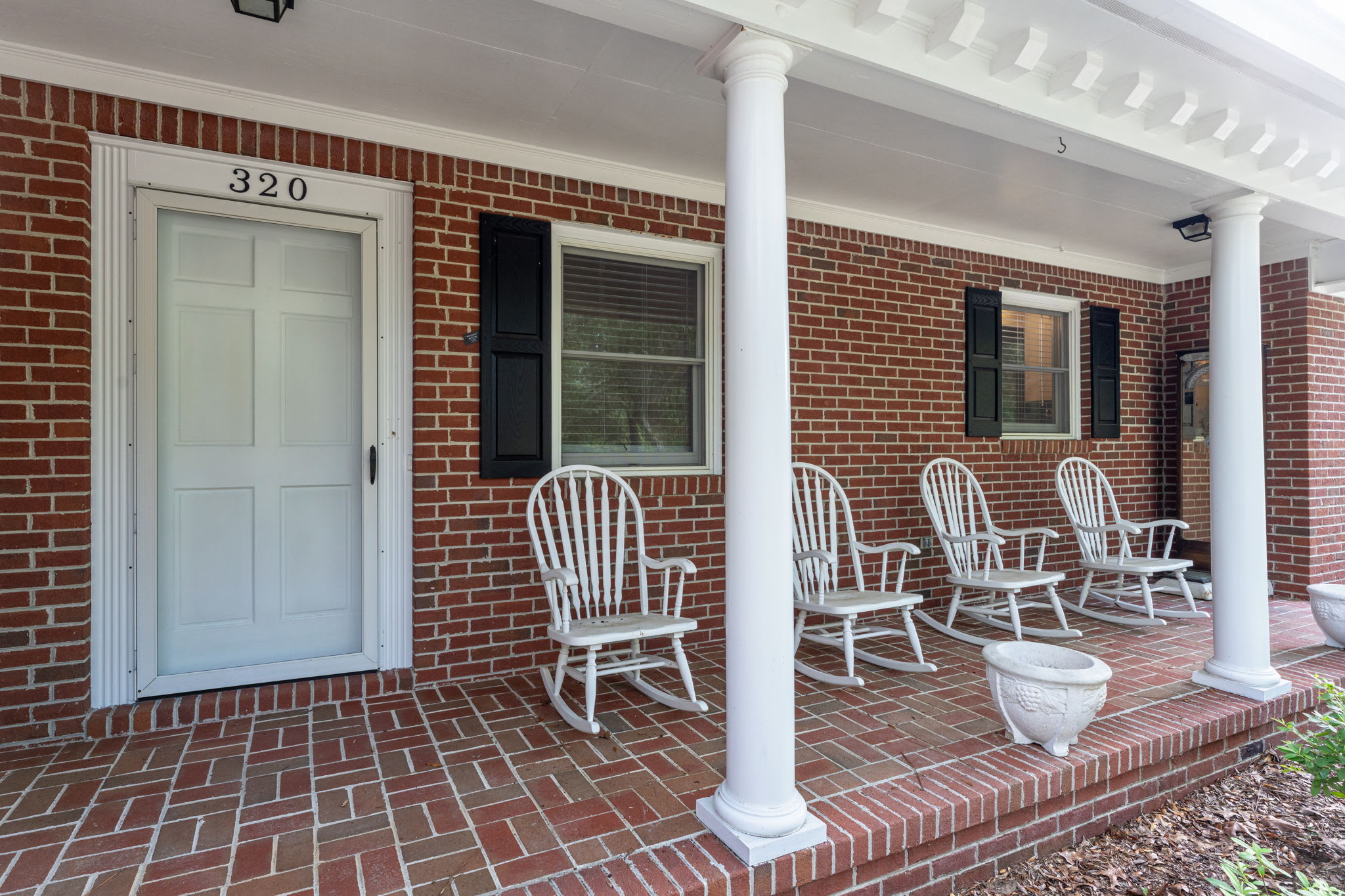 320 Mendenhall Drive – photo 2