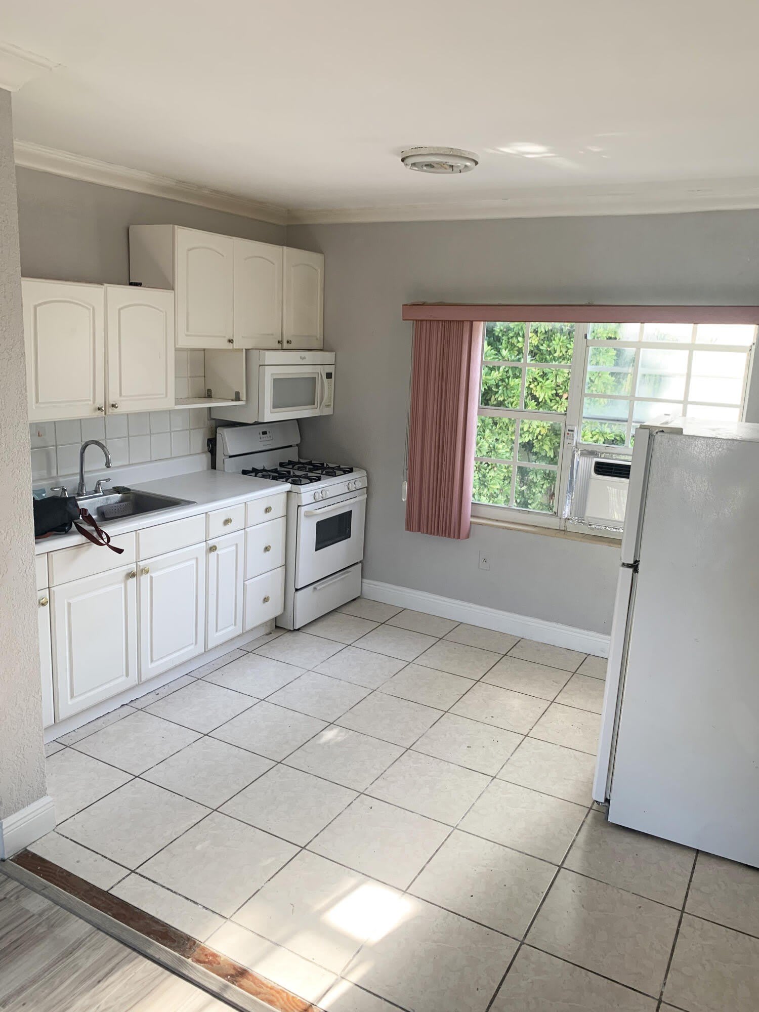 555 SW 16th Avenue – photo 3