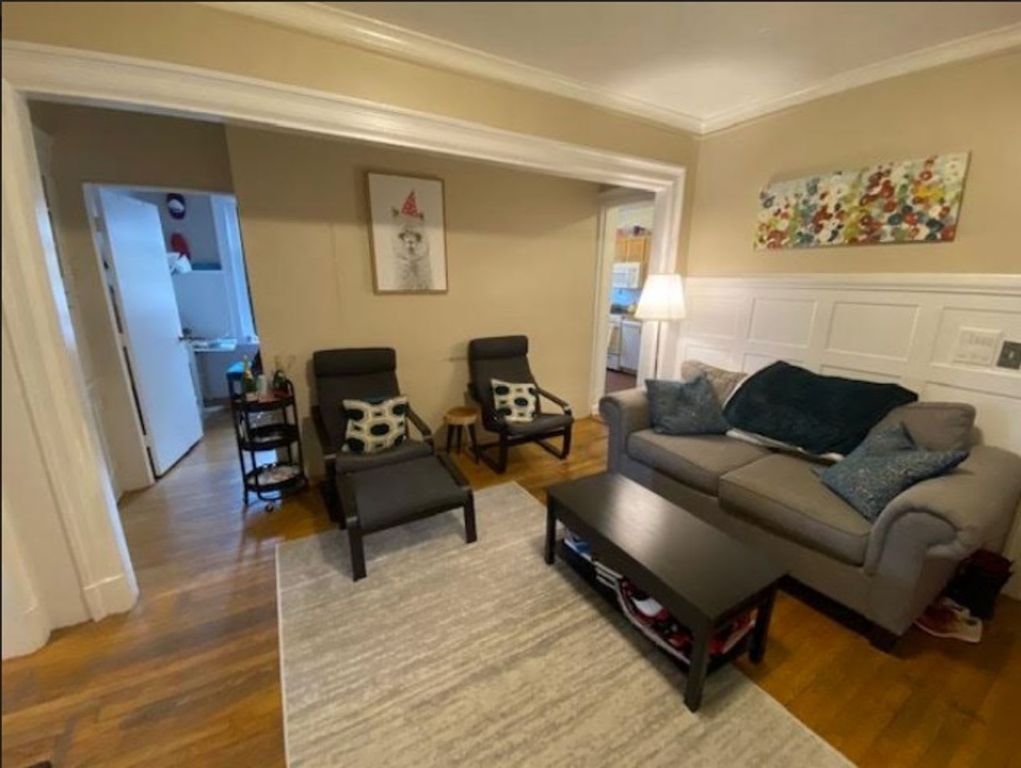 Charming 3 Bedroom-No Broker Fee – photo 2