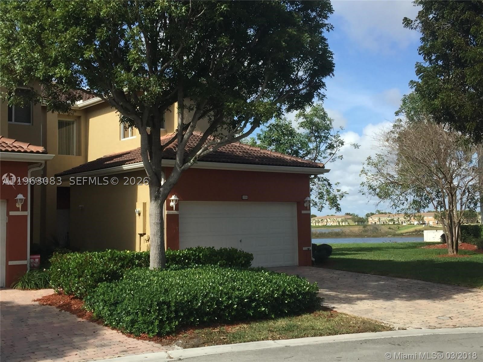 1904 SE 23rd Ave – photo 1