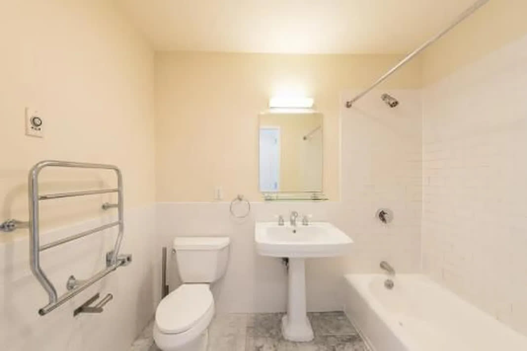 222 Montgomery St – photo 5