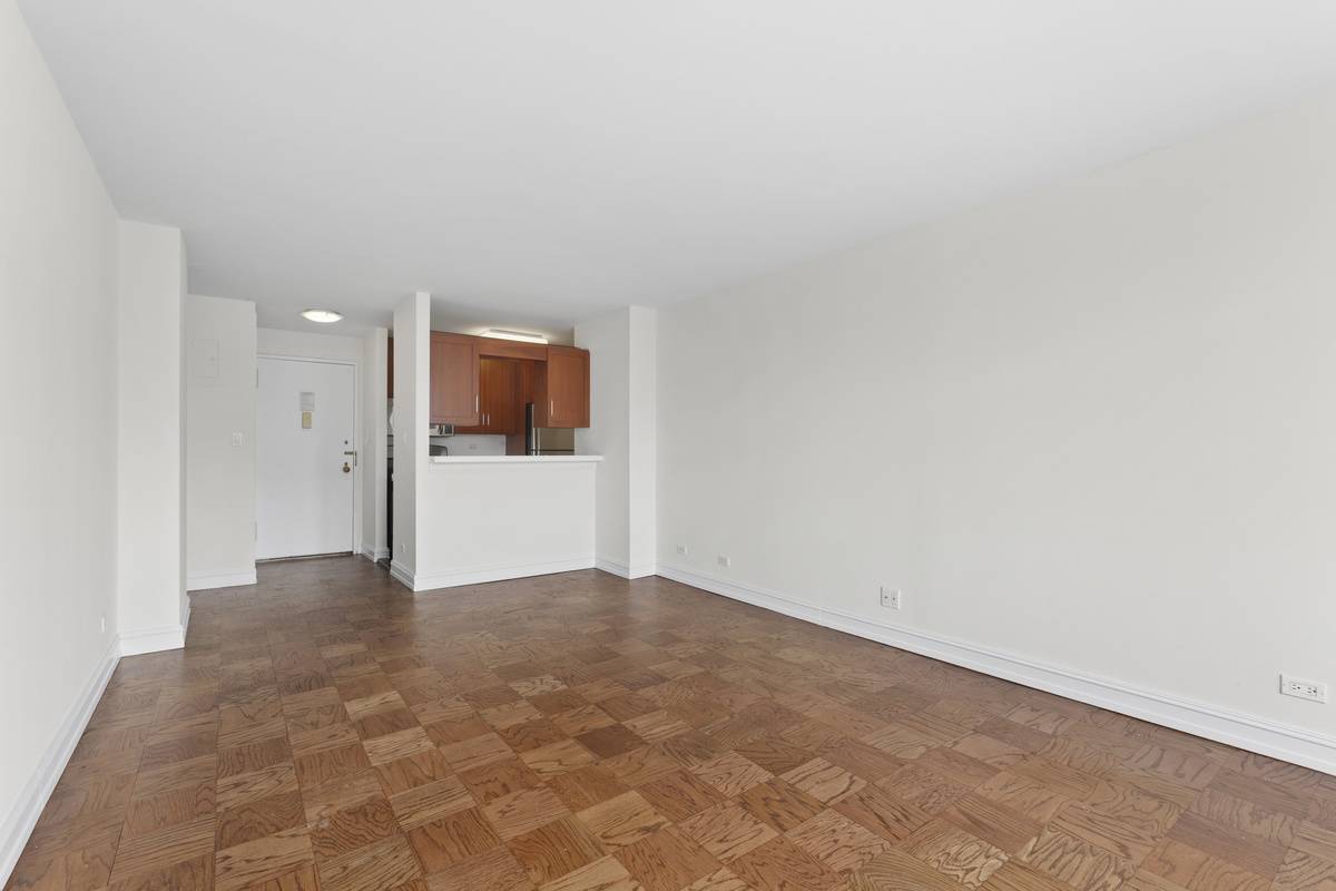400 East 71St Street – photo 2