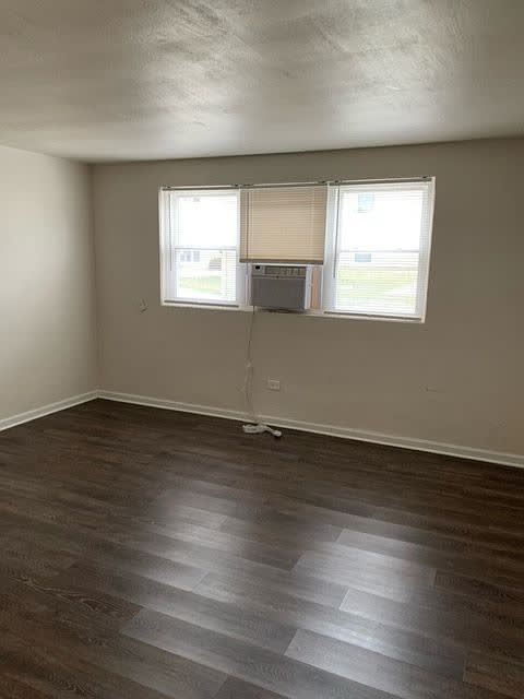 1036 E Division St – photo 3