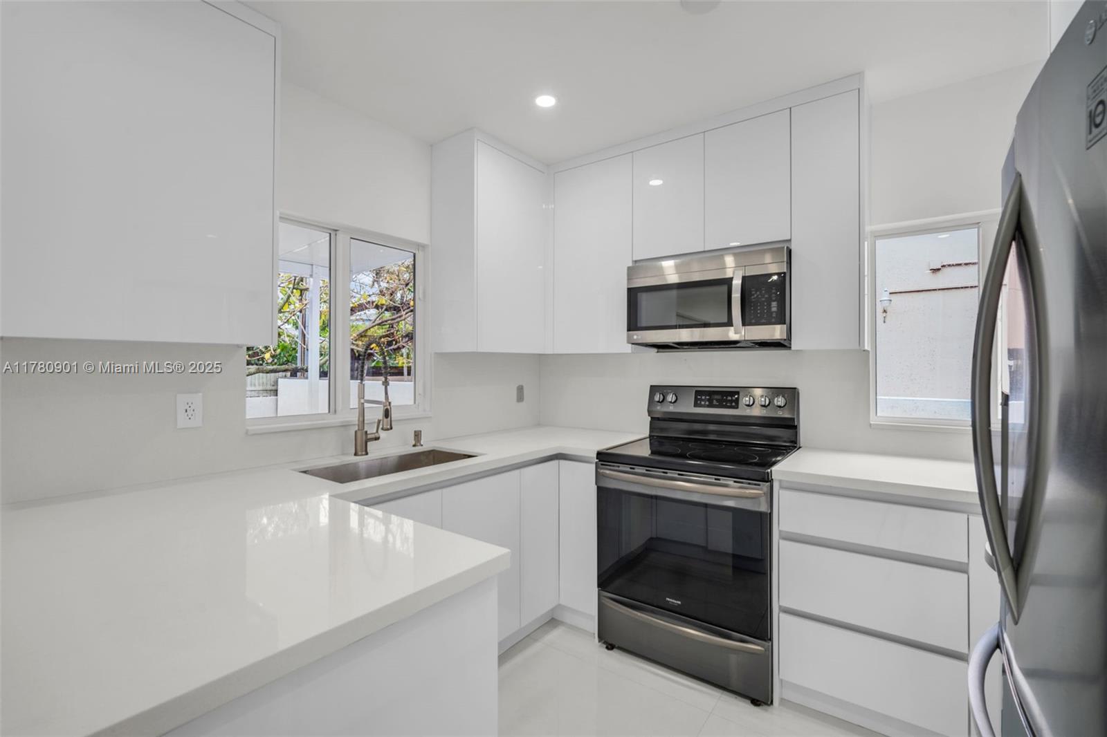 4112 Sw 9th Terrace – photo 2