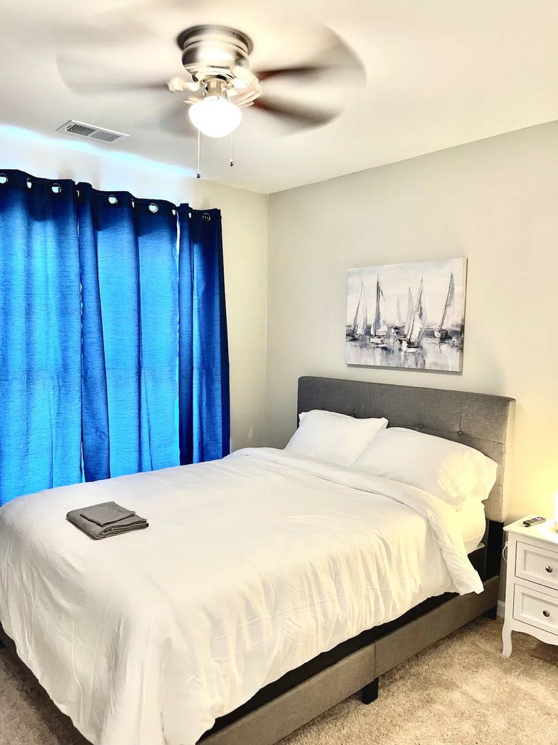 Room In 3 Bedroom Townhome At Laurel Ridge Cir – photo 2