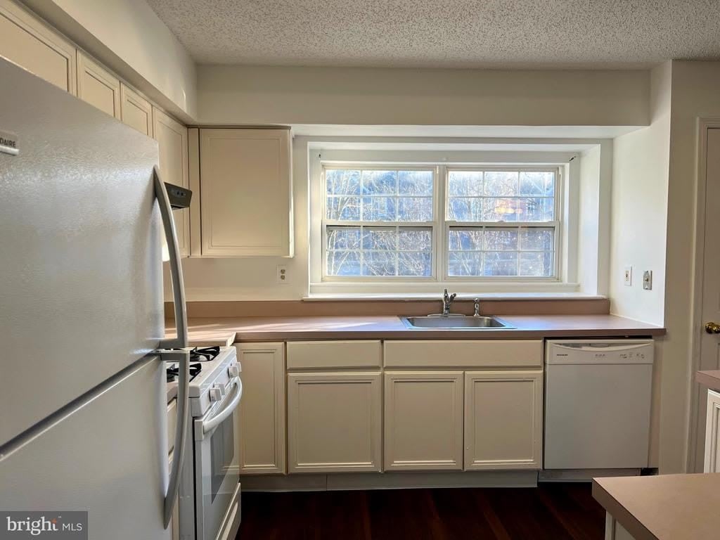 15 HALSTEAD PLACE – photo 5