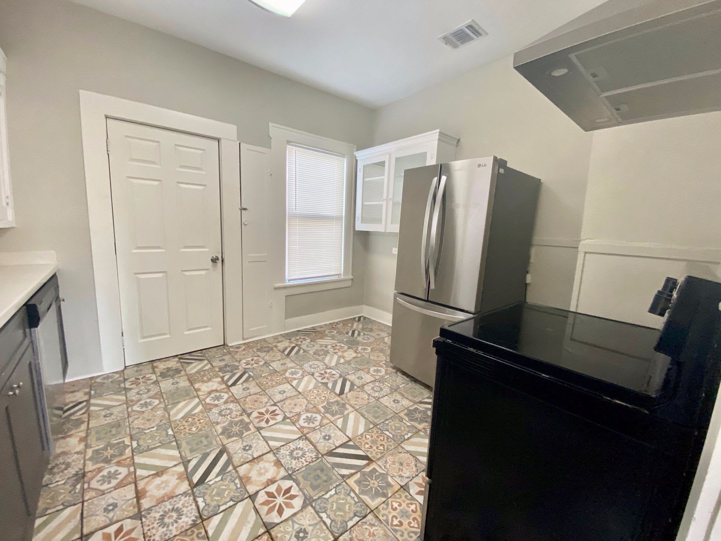 400 Off First Month S Rent If Move In By 9 1 26 Recreated Historic Home 2 Bd 1 5 Ba – photo 5