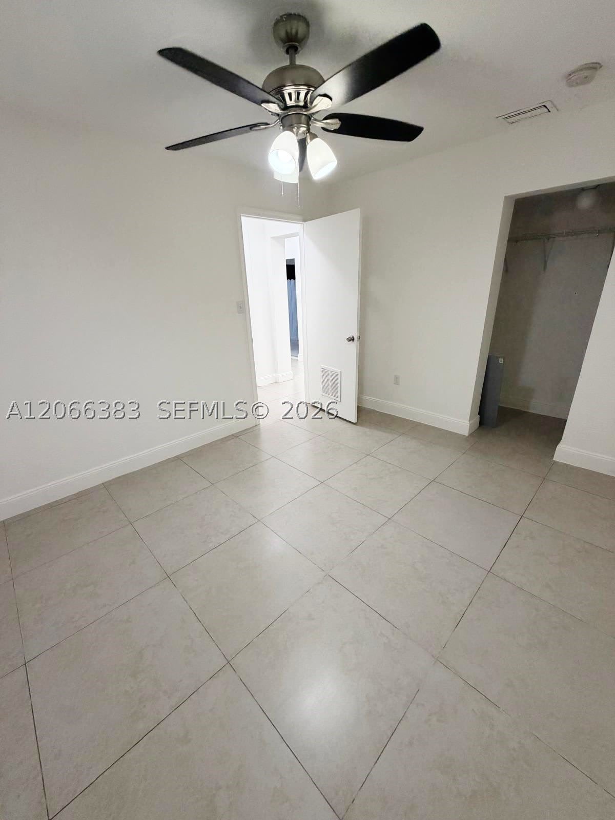 716 SW 11th Ave – photo 1