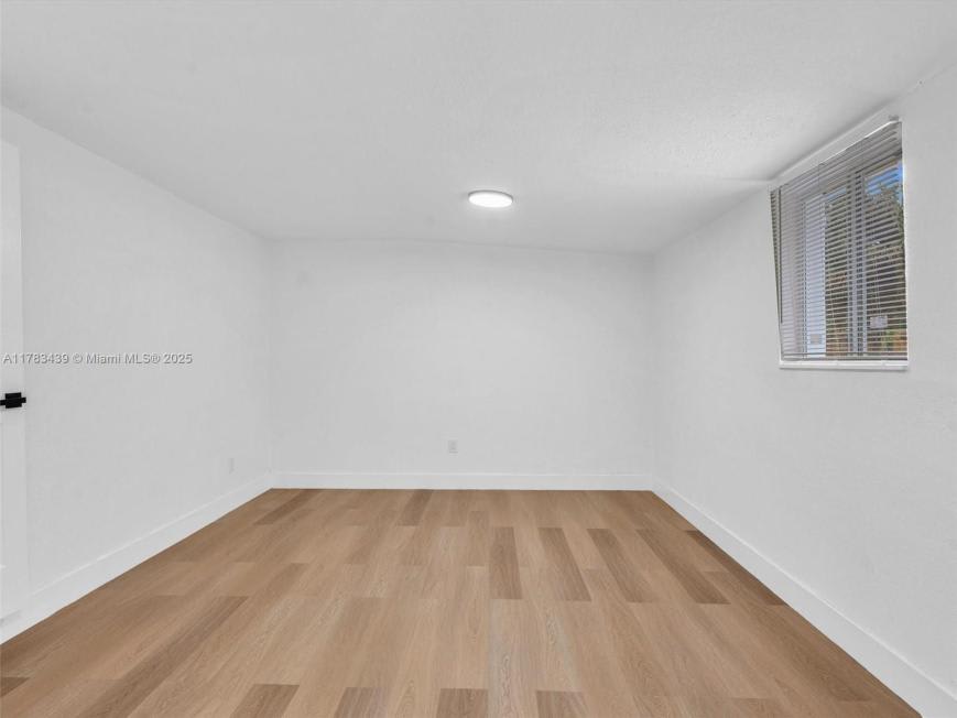 470 NE 165th St – photo 2