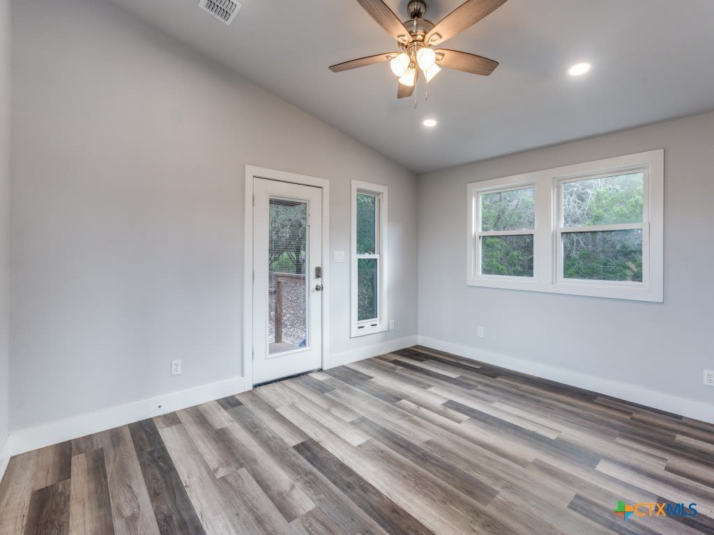 238 Ledgeview Drive – photo 4