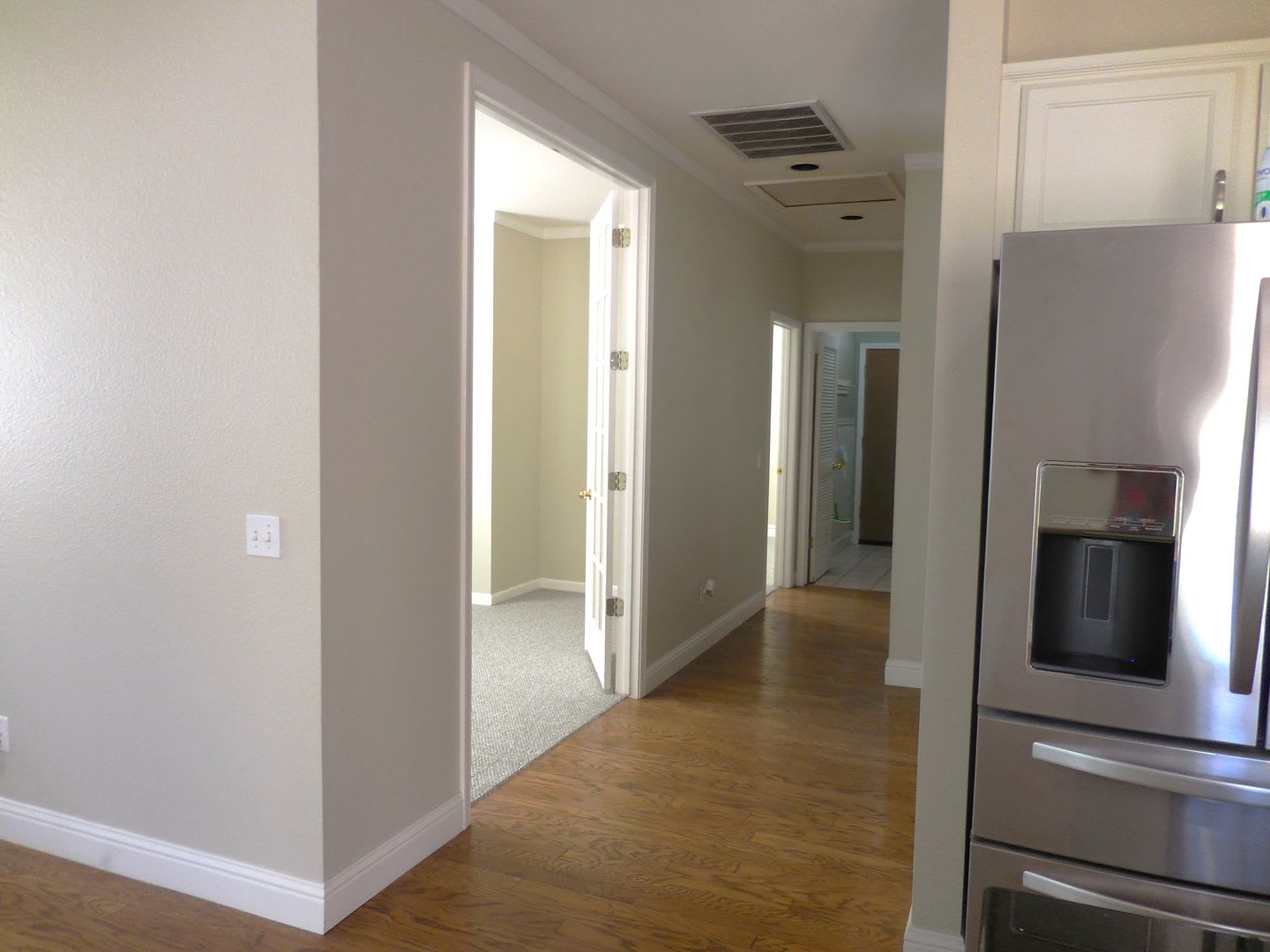 Spacious Single-Story Home with Workshop, RV Parking & Beautiful Backyard – Available Now! – photo 5