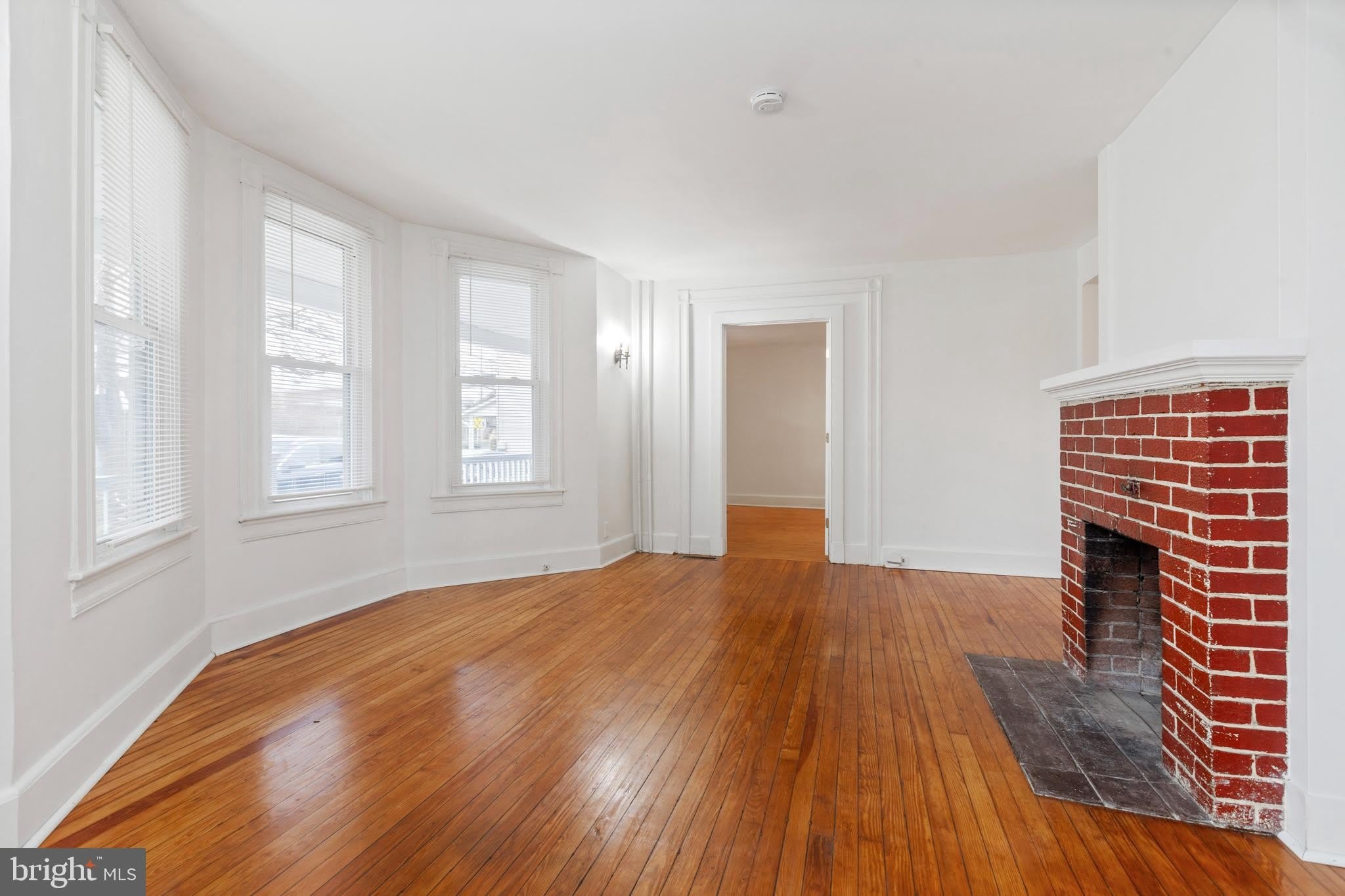 27 E BEL AIR Avenue – photo 5