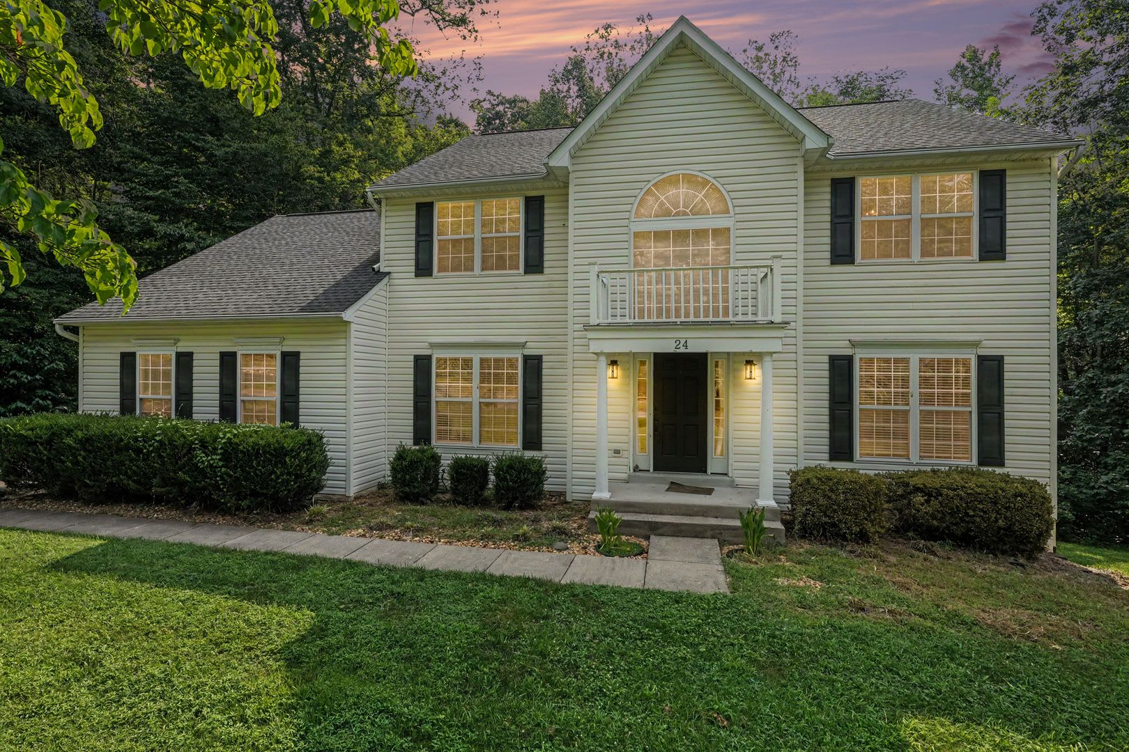 Rare 4Br Estate Style Home On Nearly 4 Acres In Stafford Va 3 000 Sq Ft Near Quantico Vre I 95 – photo 1