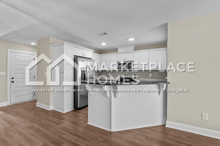 2205 Perrins Ln – photo 5