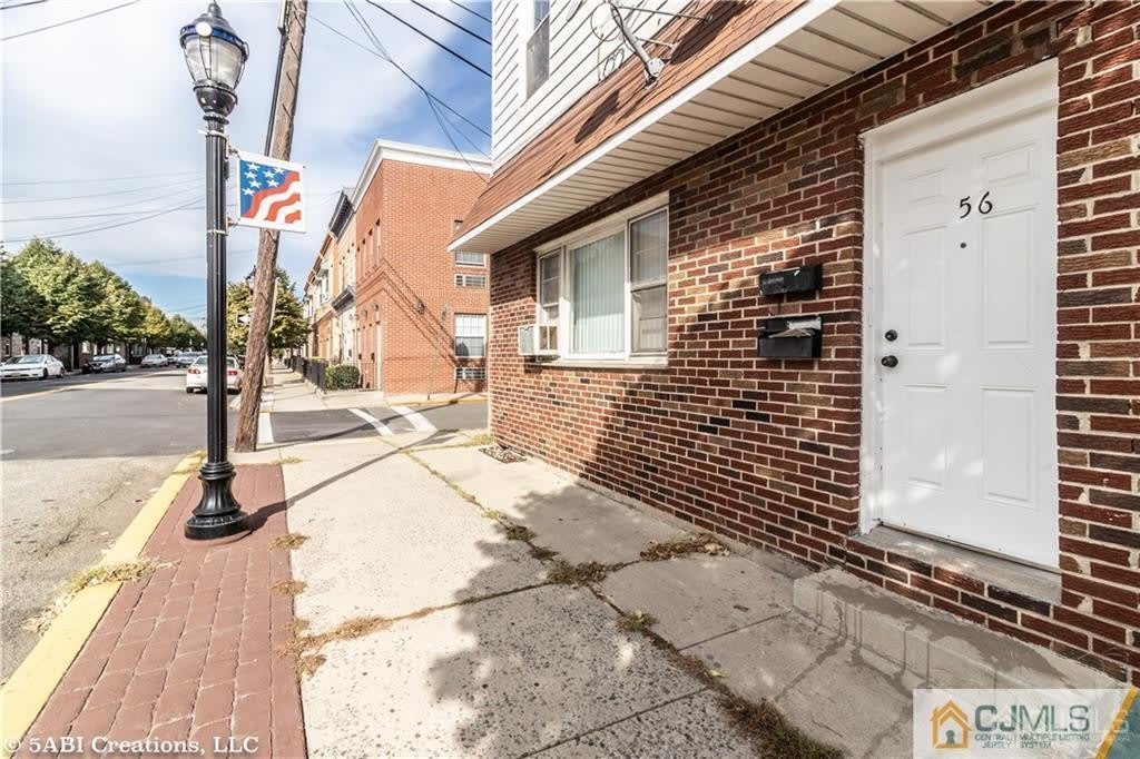 556 Roosevelt Avenue – photo 2