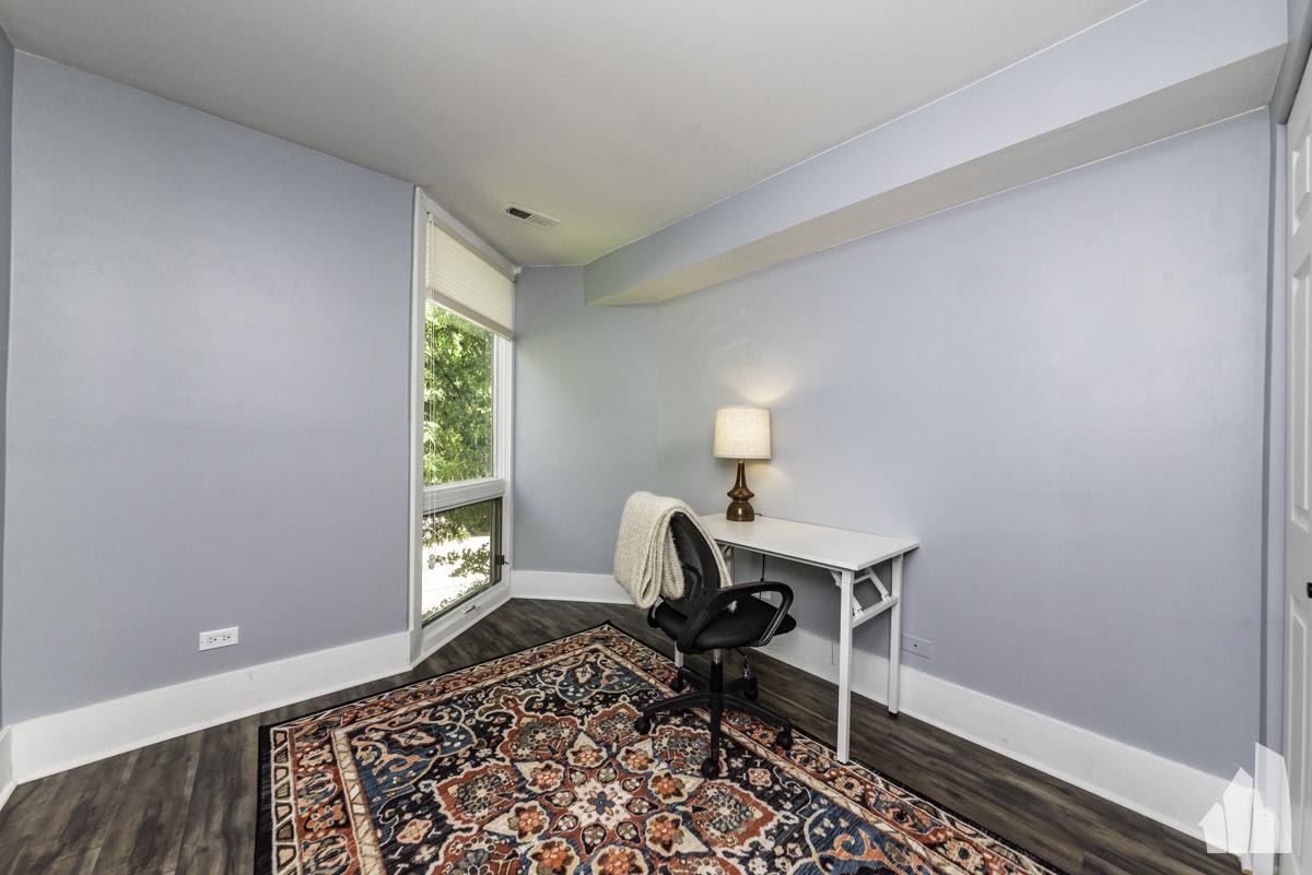 2140 N Lincoln – photo 4