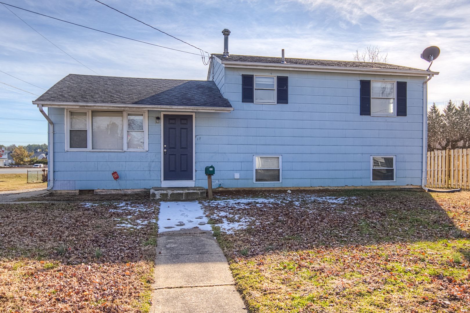 Split Level Near DE/MD line- Showing Friday 8/28 5:30pm-5:45pm and Sunday 8/30 9am-9:15am – photo 1