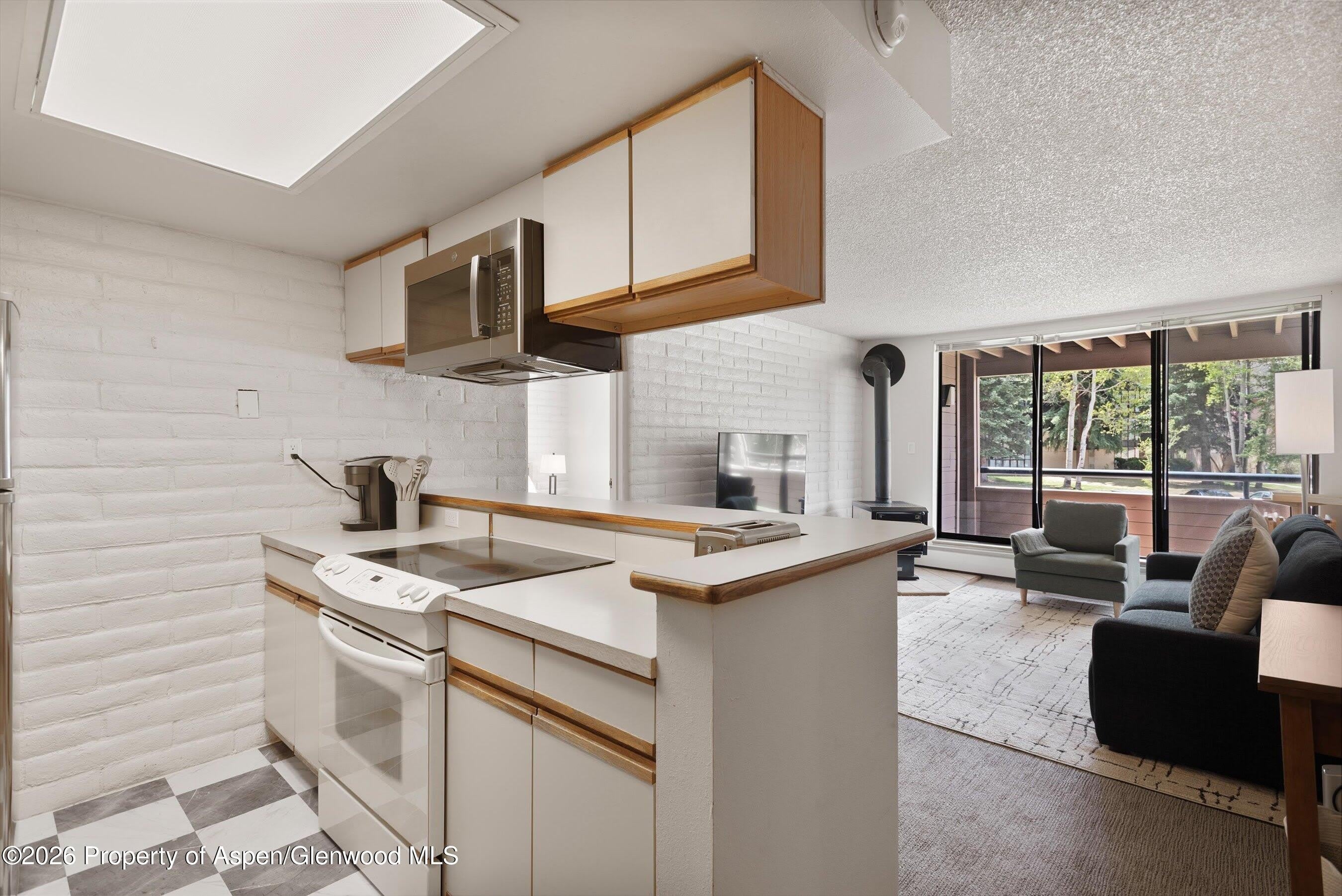 425 Vine Street – photo 5