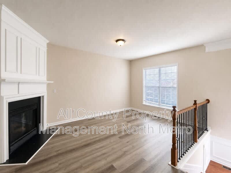 1006 Whittington Way – photo 2