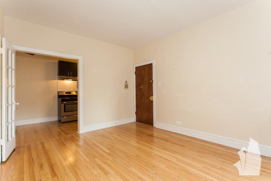 434 W Surf St – photo 4