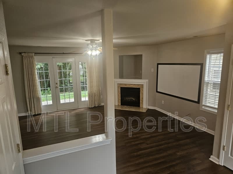 2604 Cochrane Drive – photo 2