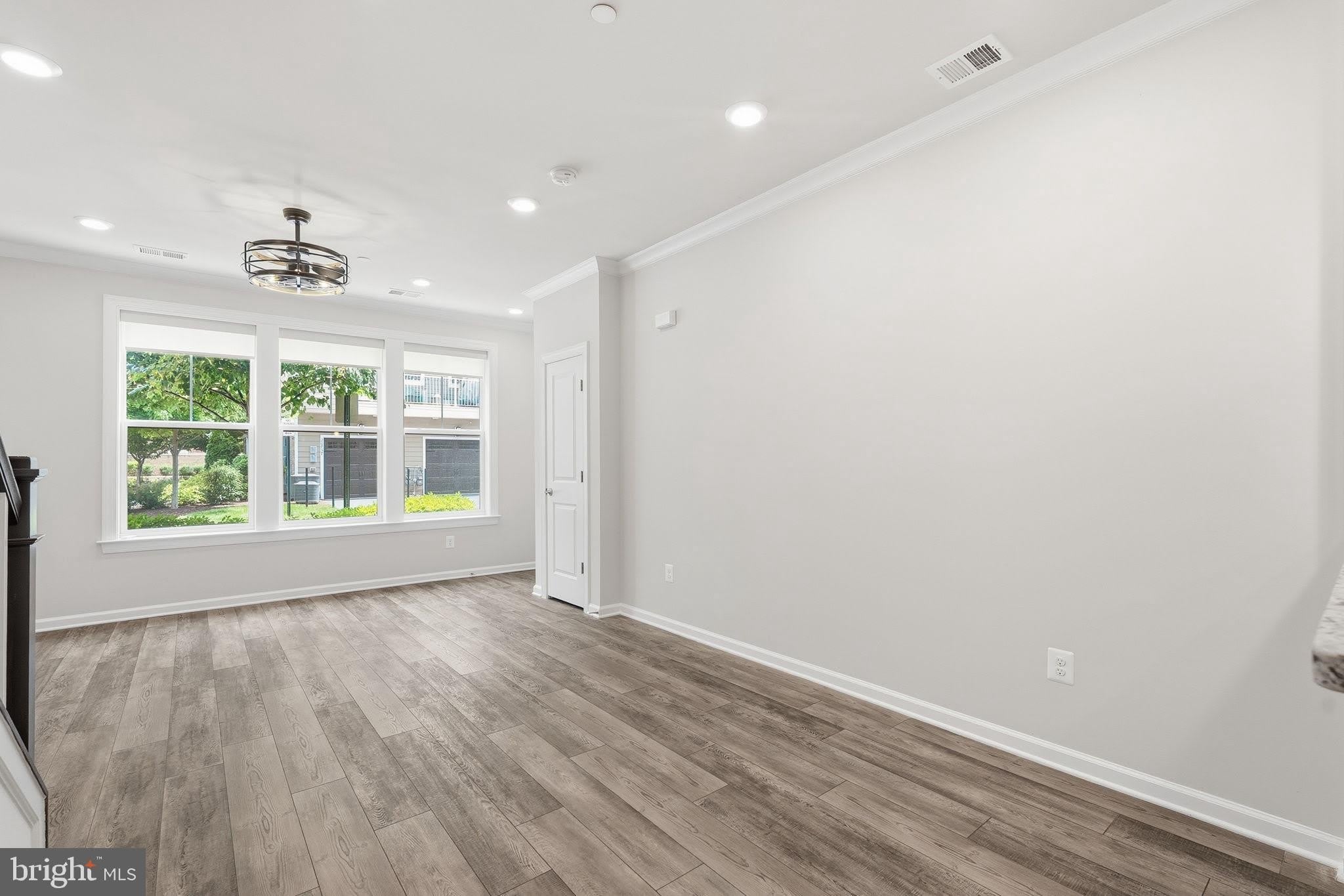 45208 LETTERMORE Square – photo 5