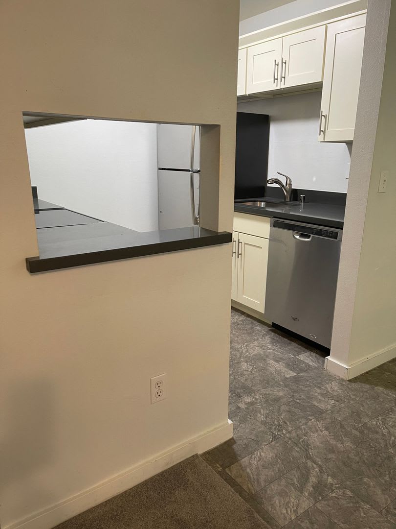 Ground Floor unit with a nice upgrade and small fenced Patio – photo 4