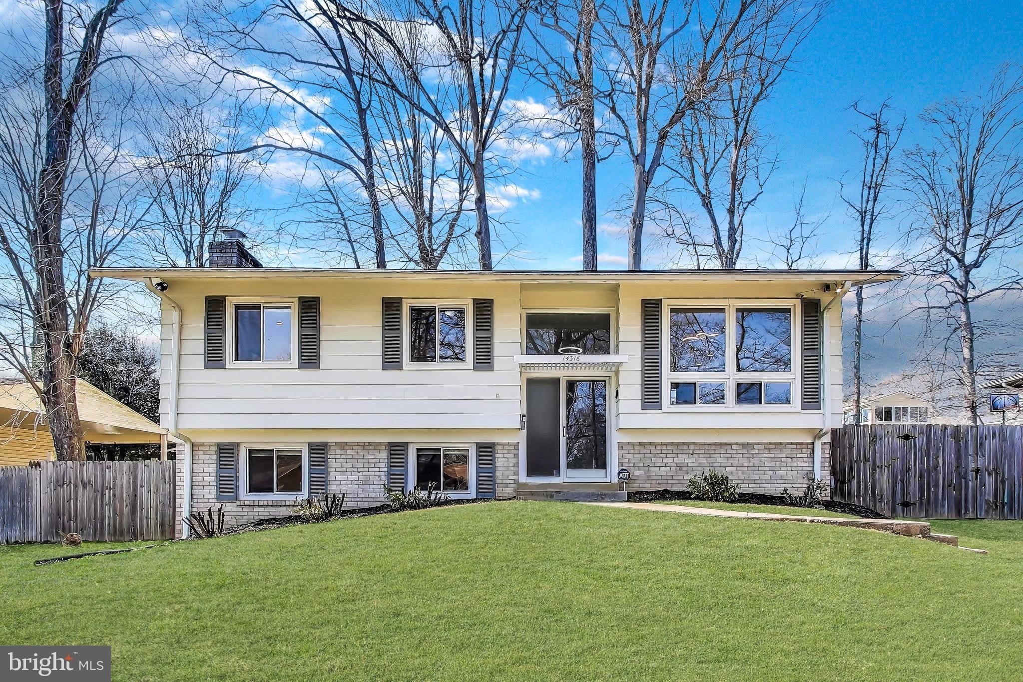 14316 WOODCREST Drive – photo 1