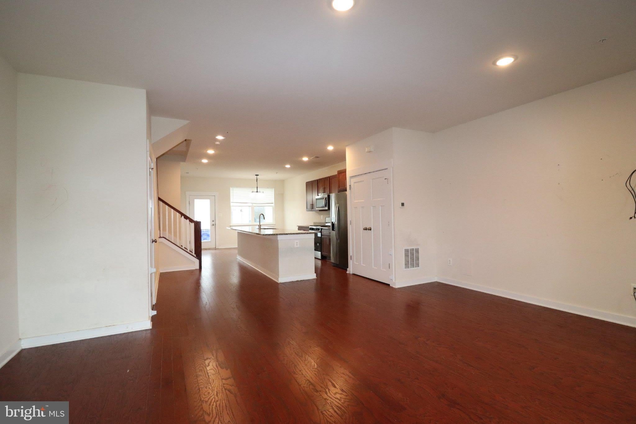 414 WAVERLEY – photo 3