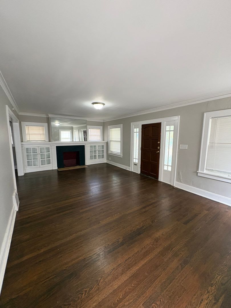 3 Bed / 1.5 Bath Home in the Heart of Kansas City! – photo 2