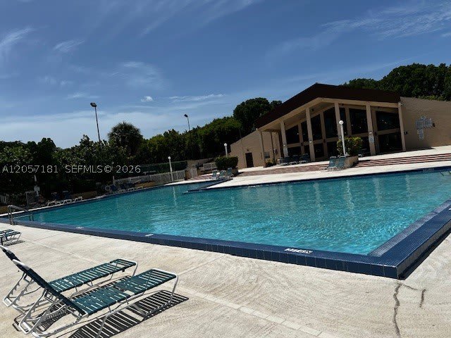 14525 N Kendall Dr – photo 3