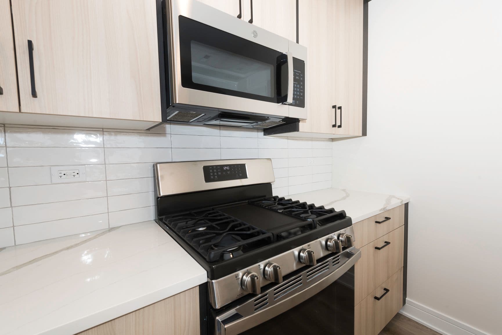 3762 S Indiana Ave Unit 3 – photo 2