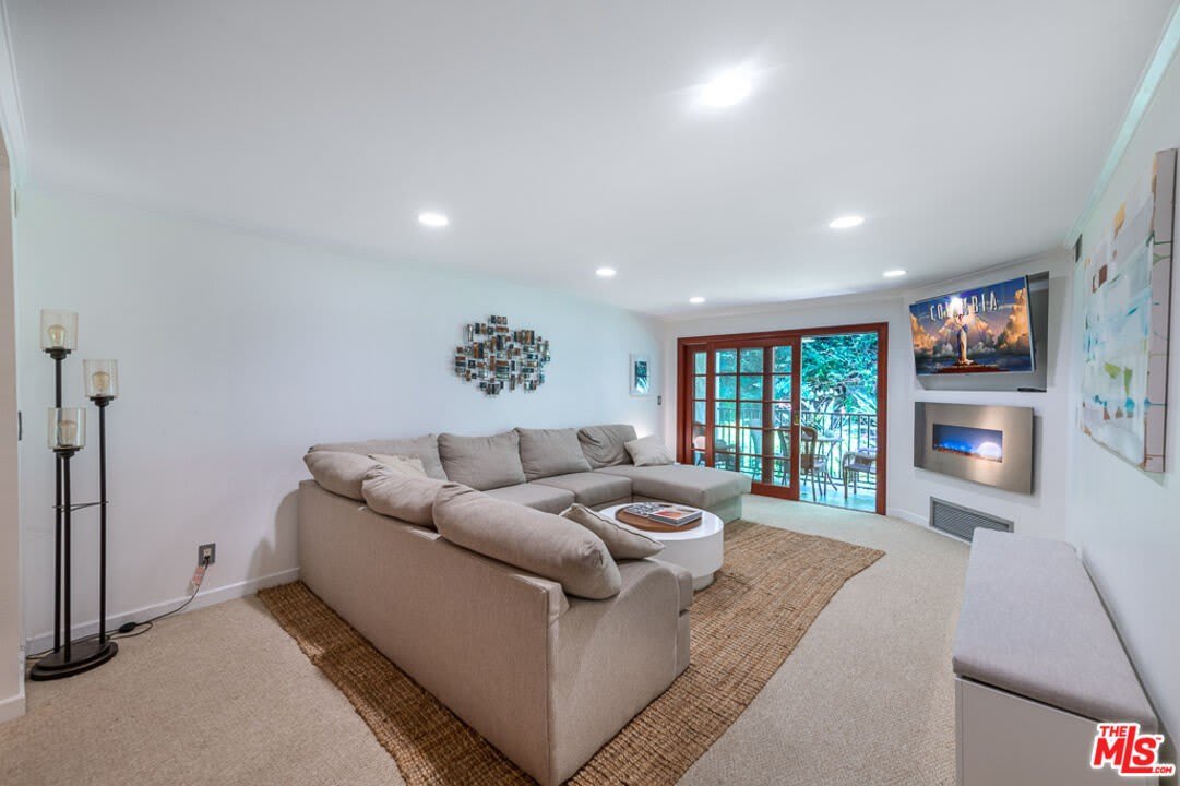1230 HORN Ave – photo 5