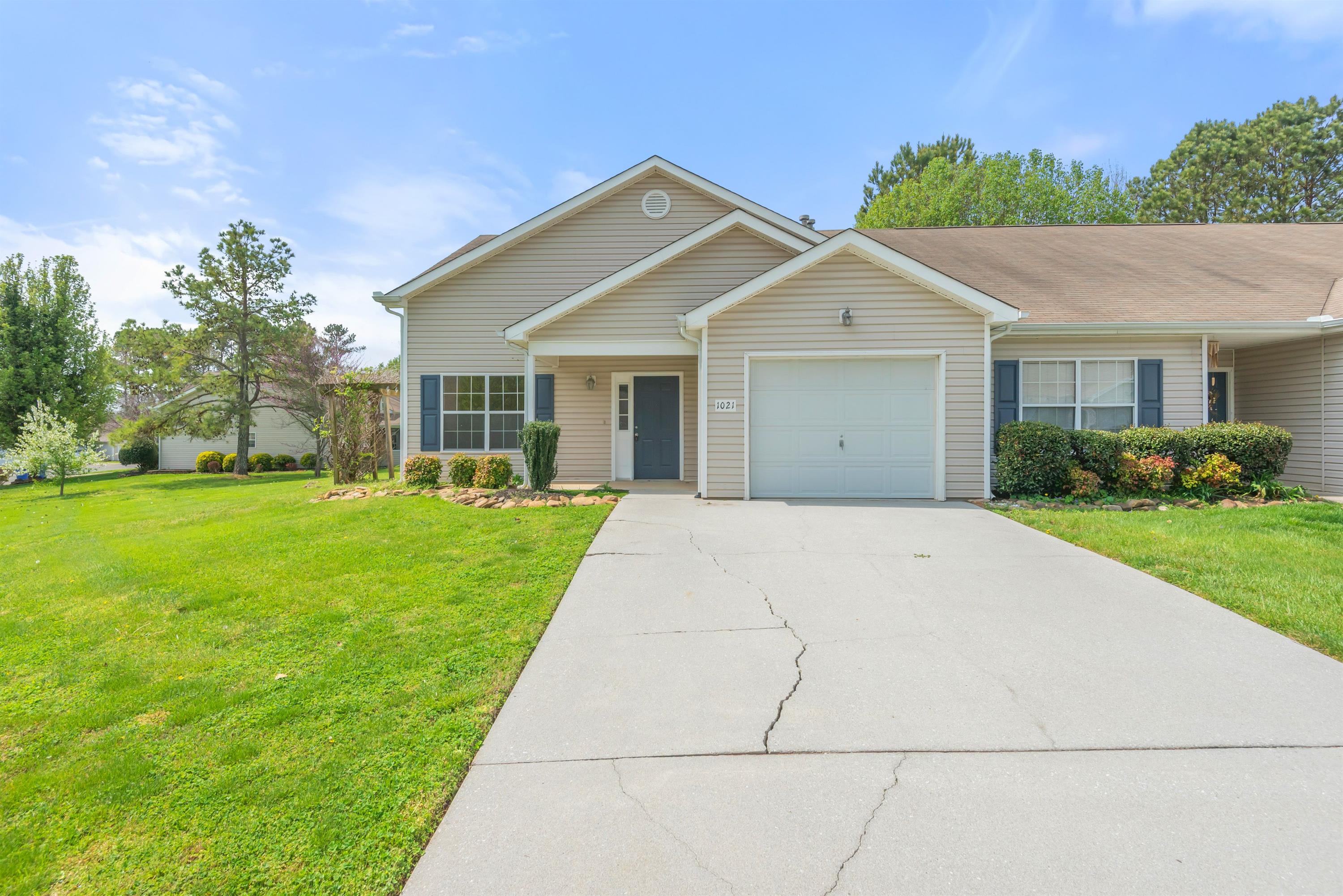 1021 Brittany Deanne Lane – photo 2