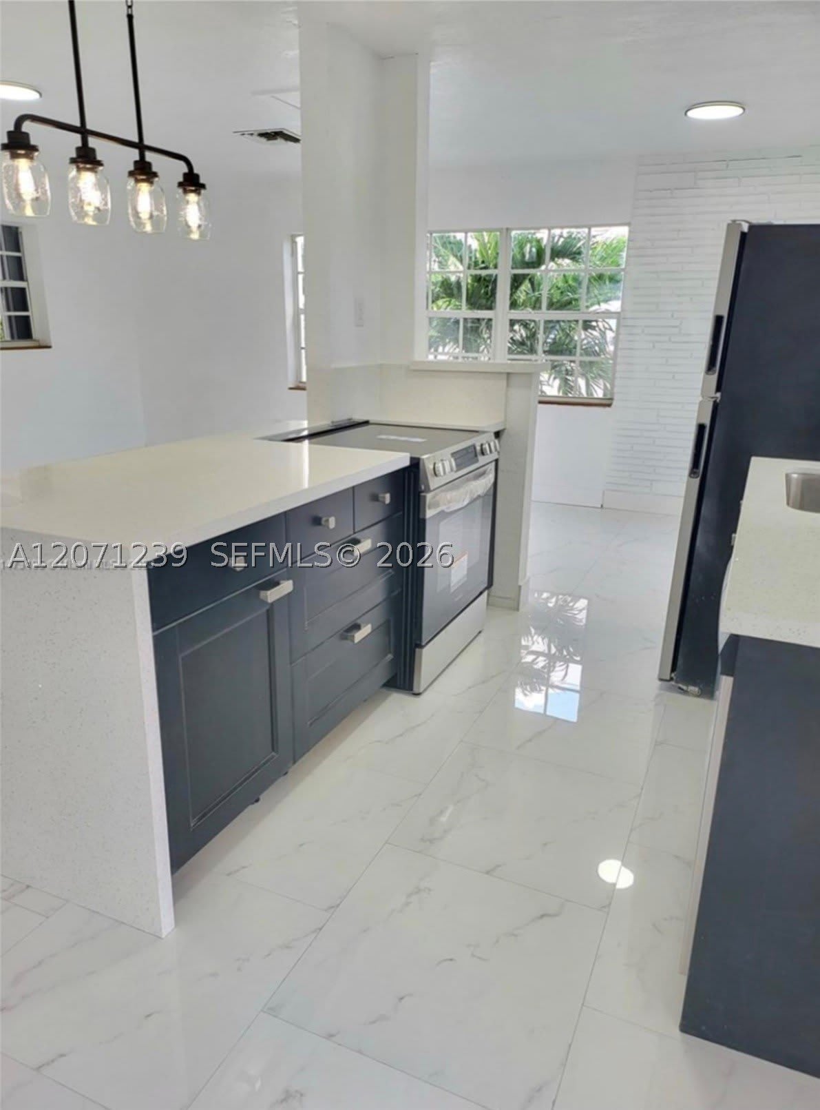 7031 Taylor St – photo 5
